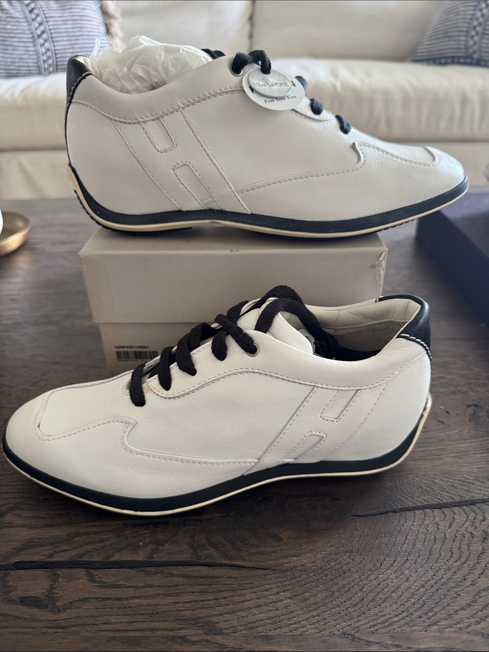 Hogan women’s  White and Black Low-Profile Leather Sneakers